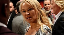 Памела Андерсън показа най-хитовият маникюр за есента и зимата