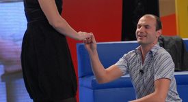 Изненадаха Big Brother! Венцислав предложи брак от сцената