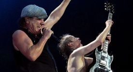Вокалът на AC/DC се пенсионира!