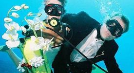 Подводна сватба - последният писък на модата сред младоженците