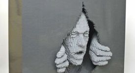 Мъж конструира работещо виолончело от Лего