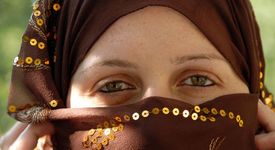Ислямистка групировка наказва жените за носене на сутиен 