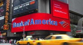 Американец съди банка за всичките пари на света