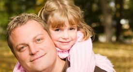 Баща и дъщеря се откриха след 30 години 