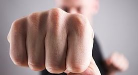 15-годишен тийнейджър бе пребит в дискотека