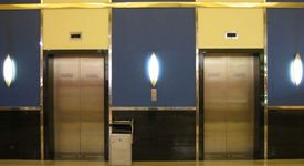 Жена оцеля 8 дни затворена в асансьор 