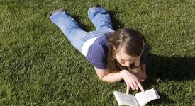 С книга в ръка...