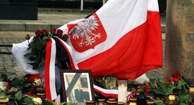 Днес в самолетна катастрофа почина президентът на Полша Лех Качински