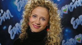 Деси Добрева взе приза за певица на 2010 година на наградите на БГ радио