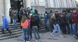 Днес  се опитаха да провалят седмокласниците. ..