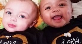 Сладки близначки от различни раси станаха хит в интернет [+ снимки]