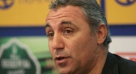 Христо Стоичков осиновил дете през 2001 година