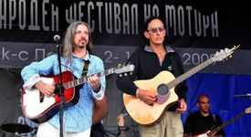 Кен Хенсли и 