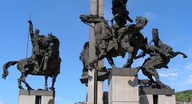 Сватби на паметника на Асеневци във Велико Търново