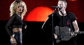 Риана и Coldplay заедно на сцената на наградите Грами