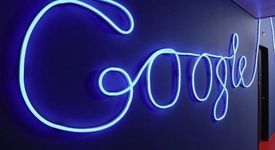 На 19 август 2004 година Google пуска на фондовата борса свои акции