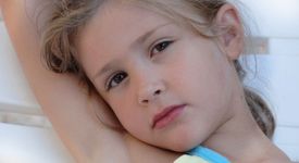 Десетгодишно момиченце със свръх енергия 