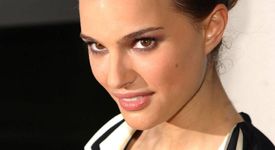 Анджелина Джоли - заместена от Натали Портман във филма 