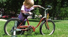 6-годишно момиченце удря жена с колелото си, тя умира три месеца по-късно
