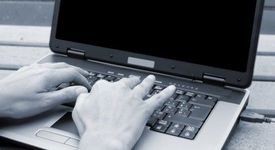Педофили дебнат децата ни в интернет