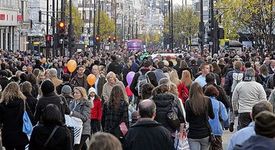 Лондонските тротоари – разделени на две ленти за движение 