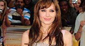 Анджелина Джоли е най-елегантната звездна майка за 2010 г. (+снимки)