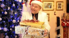 Мъж ще се жени за коледната си елха 