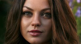Мила Кунис копнее да участва във филм с Брад Пит или Джордж Клуни
