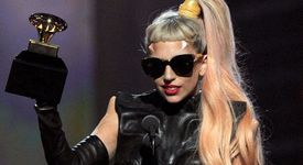 Лейди Гага оглави класациите с “Born This Way” (+видео)