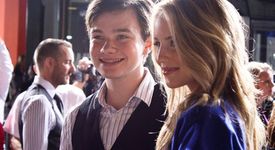 Смешна ситуация с Диана Агрон и Крис Колфър