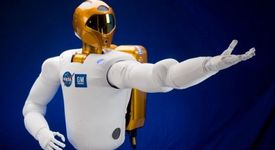 НАСА изпрати в Космоса андроида R2