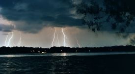 Специална технология изчисли броят на бурите в света