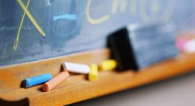 100-годишна баба тръгна на училище