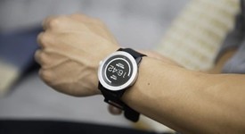 Нов умен часовник се зарежда с човешката топлина
