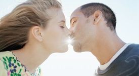 Днес отбелязваме Световния ден на целувката