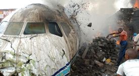 Проливен дъжд причини самолетна катастрофа, загинаха 127 души
