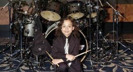 7-годишно момче стана най-младият барабанист в света (+видео)