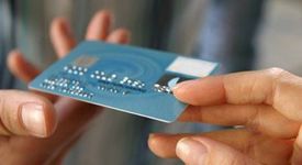 Пазаруването с карта води до покупка на излишни калорични продукти