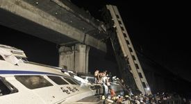 Тежка влакова катастрофа в Китай, 32-ма души са загинали, над 90 са ранени