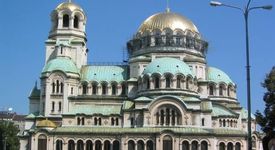 От 1915 до 1921 година храм паметник 'Св. Александър Невски' се нарича 'Св. св.  Кирил и Методий'
