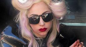 Лейди Гага провокира за пореден път (+снимки)