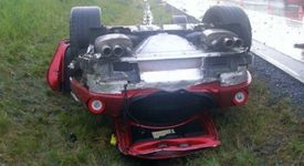 69-годишен дядо обърна по таван ... собственото си Ferrari 