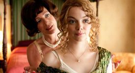 Филмът The Help застана на първа позиция в седмичната  класация на BOX Office