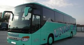 Мъж се вози под автобус в продължение на седмица, укривал се