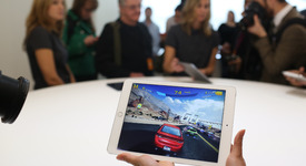 Apple отлага производството на по-голям iPad