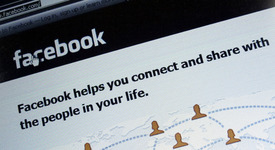 Социалната мрежа Facebook комерсиализира приятелството