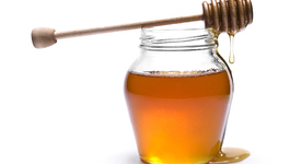 С какво и как да консумираш мед, за да извлечеш максимум полза от него