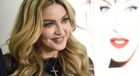 Мадона потвърди за връзката, показа как се целува с гаджето