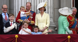 Принц Джордж и принцеса Шарлот се държали възпитано на погребението