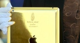 Посрещат гости на хотел с позлатени iPad-и